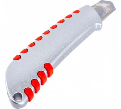 Нож с сегментированным лезвием 18 мм, металлический обрезиненный корпус Rexant