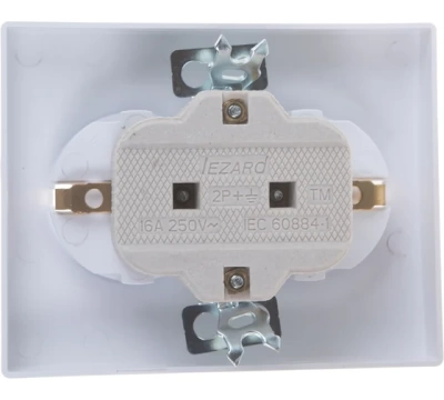 Розетка LEZARD KARINA 250 В 16 А Белый 707-0200-127В (10шт/120шт)